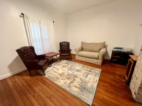 Cozy farmhouse perfect for a relaxing stay! - Image 3