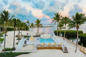 Island Getaway in Islamorada! Parking! Breakfast! - Image 2