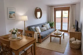 Mountain retreat with private terrace - Image 2