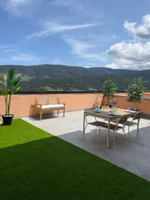 Mountain retreat with private terrace - Image 4