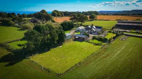 Cabin Retreat, with dog paddock and outdoor bath - Image 2