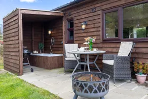 Cabin Retreat, with dog paddock and outdoor bath - Image 5