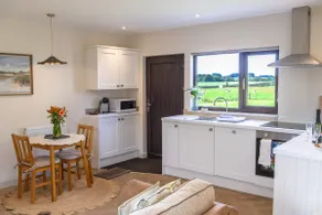 Cabin Retreat, with dog paddock and outdoor bath - Image 3