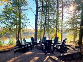 Briar Lake Waterfront Log Cabin - Image 5