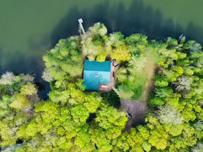 Briar Lake Waterfront Log Cabin - Image 4