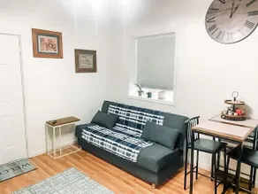Cozy 1BR Apt - heart of historic downtown Sycamore - Image 3