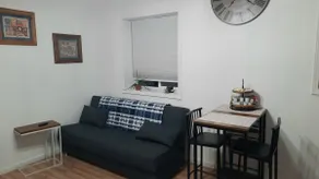 Cozy 1BR Apt - heart of historic downtown Sycamore - Image 4