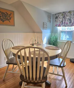 Clean & Cozy 2BR Across from Quinsigamond Lake - Image 5