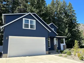 Custom-built Detroit Lake house -- walking distance to the lake and town! - Image 3