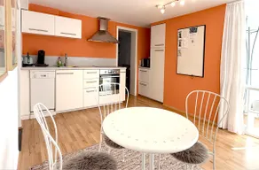 Sunny, quiet, 2-room apartment & garden near the city; 72 sqm - Image 2