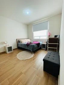 Large Ground Floor Apartment with HS Wifi - Image 4