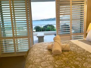 Clovelly lux Beachfront | 25m to Ocean • Sleeps 6 - Image 5