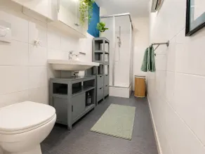 # One Apartment's / Parking / Downtown - Image 5