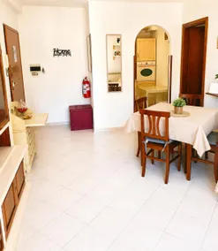 MARINE KISS- Appartamento con PARCHEGGIO PRIVATO GRATUITO- Vicino Porto Crociere e Stazione - Image 3
