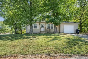 Cozy 2BR Home | Sleeps 4 | Pet-Friendly w/ Garage - Image 5
