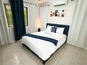 Cozy 1‑BR w/ Pool • Steps from US Embassy - Image 2