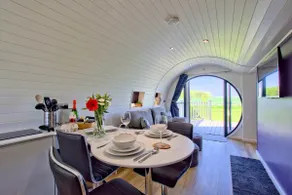 Megan -Dog Friendly, Self Catering Lodge with WiFi - Image 5