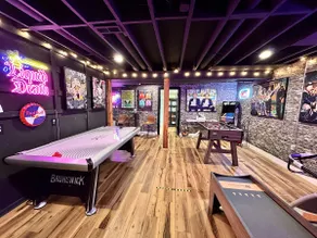 Massive Luxury Log Cabin w/Hot Tub & Gaming Level! - Image 5