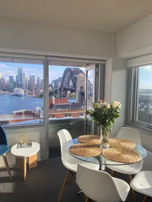 Retro, 5-Star Harbour View,Free Parking, SuperHost - Image 2