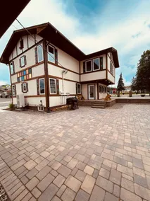 Gasthaus- Railroad Apartment - Image 2