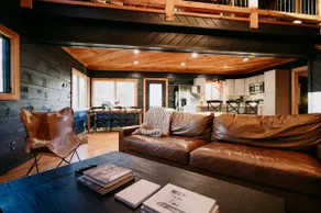 #1 for Families•Pool Table•Shuffleboard•Hot Tub - Image 3