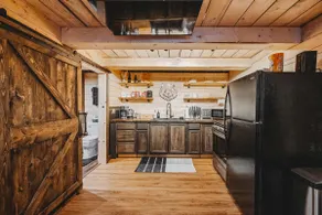Modern Elegance Lodge w/ Running Water + Sauna - Image 5