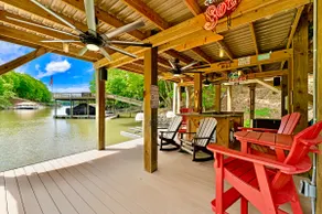 Shady Shoals - Lakefront; Quiet Cove; Huge Dock; Pool Table; Walk to State park - Image 5