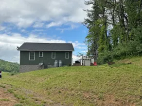 RiverView Cozy Cabin - Image 2