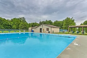 Peaceful Wooded Retreat at Lake Wallenpaupack! - Image 4