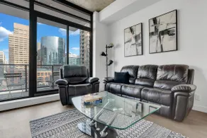 Executive & Industrial 1Bed • City Views • Central - Image 3
