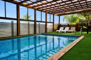 Tzameret Cabins - Cabin with Jacuzzi & Heated Pool - Image 1