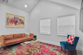 Montgomery Street Hideaway - Image 4