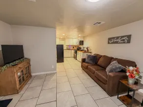 Cozy Retreat Near Downtown OKC, OU Medical Dist. - Image 2