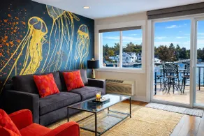 Couples Waterfront Getaway Near Beach And Trails - Image 3