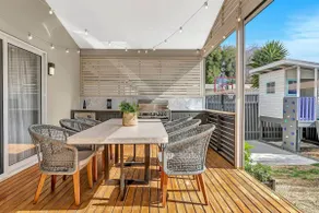 'Chimney Cottage' Family Gem where Beach meets Port - Image 2