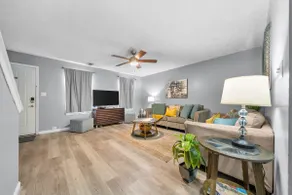 Cozy, modern 2 story townhome! - Image 2