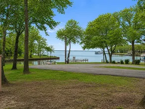 Cedar Creek Lakefront | Dock, Fire Pit, 2 Homes - Image 5