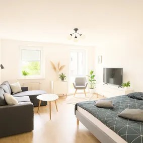 Moderne und gemütliche Ferienwohnung in Zwickau free Wifi und Netflix - Image 2