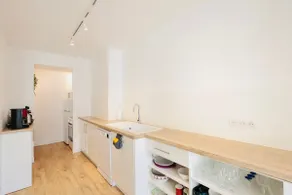 6 pers. Apt. • Center • Air con. • Parking • Sea 100 m away - Image 4