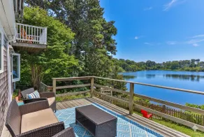 Waterfront, No Pet Fee, Fenced Yard, Close to Town and Beach - Image 2
