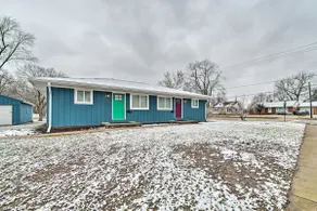 Stylish Vacation Rental - Walk to ISU! - Image 2