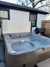 Stylish Bungalow | 3 Bedroom | 2.5 Bath | Hot Tub - Image 2