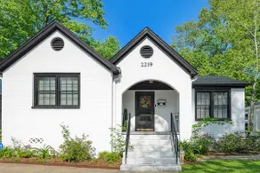 Stylish Bungalow | 3 Bedroom | 2.5 Bath | Hot Tub - Image 3