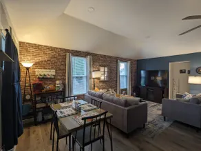 Relaxing 2 bedroom cottage w/ hot tub and air hockey/ping pong table - Image 2
