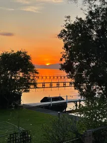 Waterfront & Private Jetty 7 BR Holiday Home - Image 2