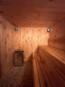 Huge log house! Minutes to mtns, 12-person sauna - Image 3