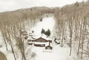 Huge log house! Minutes to mtns, 12-person sauna - Image 2