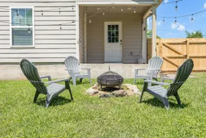 Pet Friendly |Fully Fenced Yard|Shops/Food Nearby - Image 2