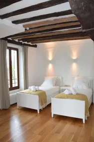 13th century house near Paris, Versailles, Orly - Image 4