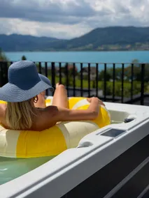 Hot tub overlooking the lake · Rooftop terrace - Image 2